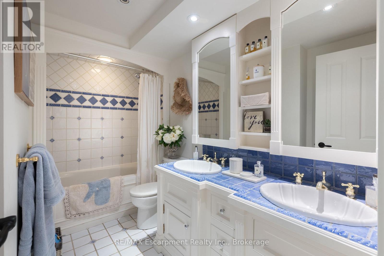 Photo 24 of 161 Dianne Avenue, Oakville ON