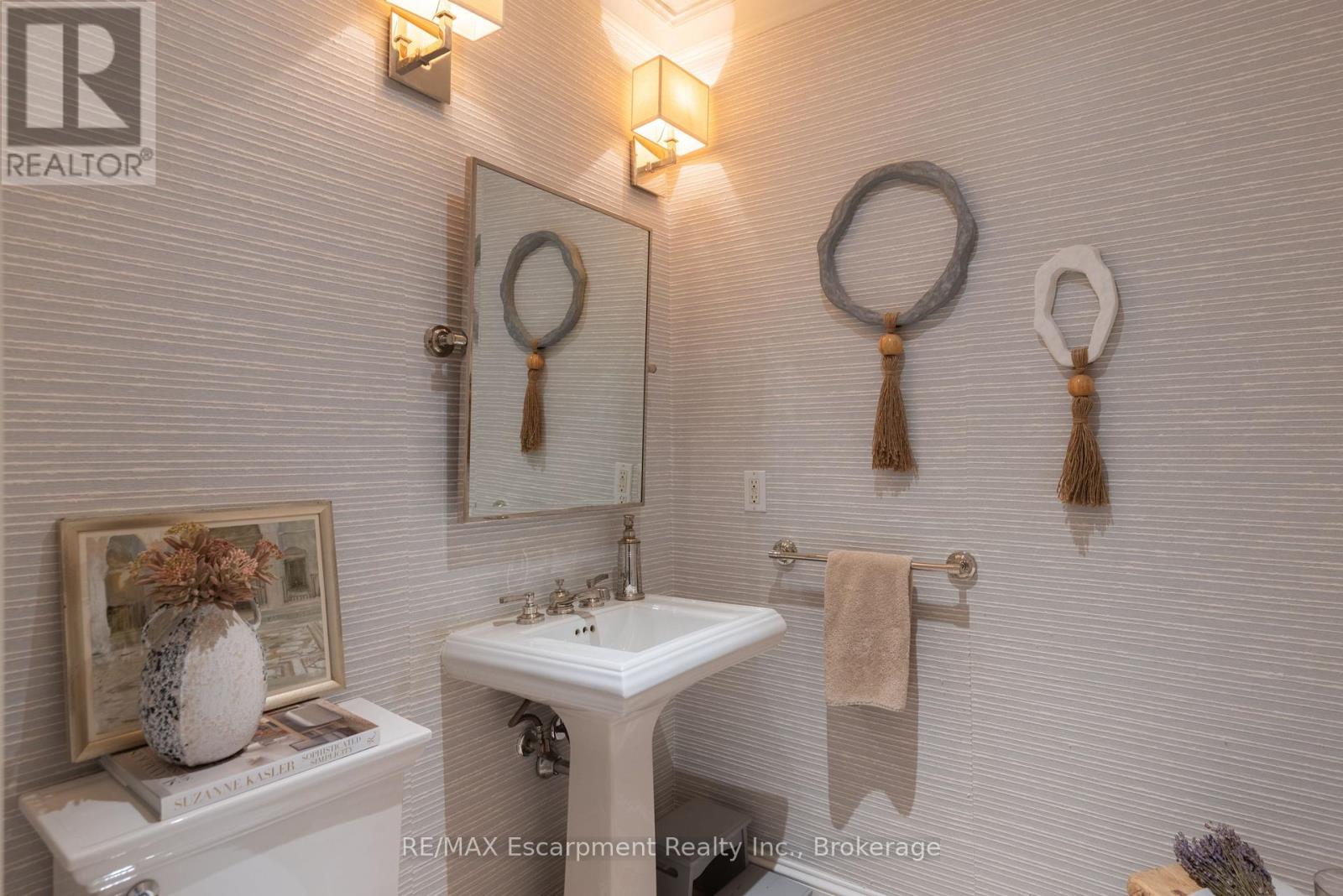 Photo 25 of 161 Dianne Avenue, Oakville ON