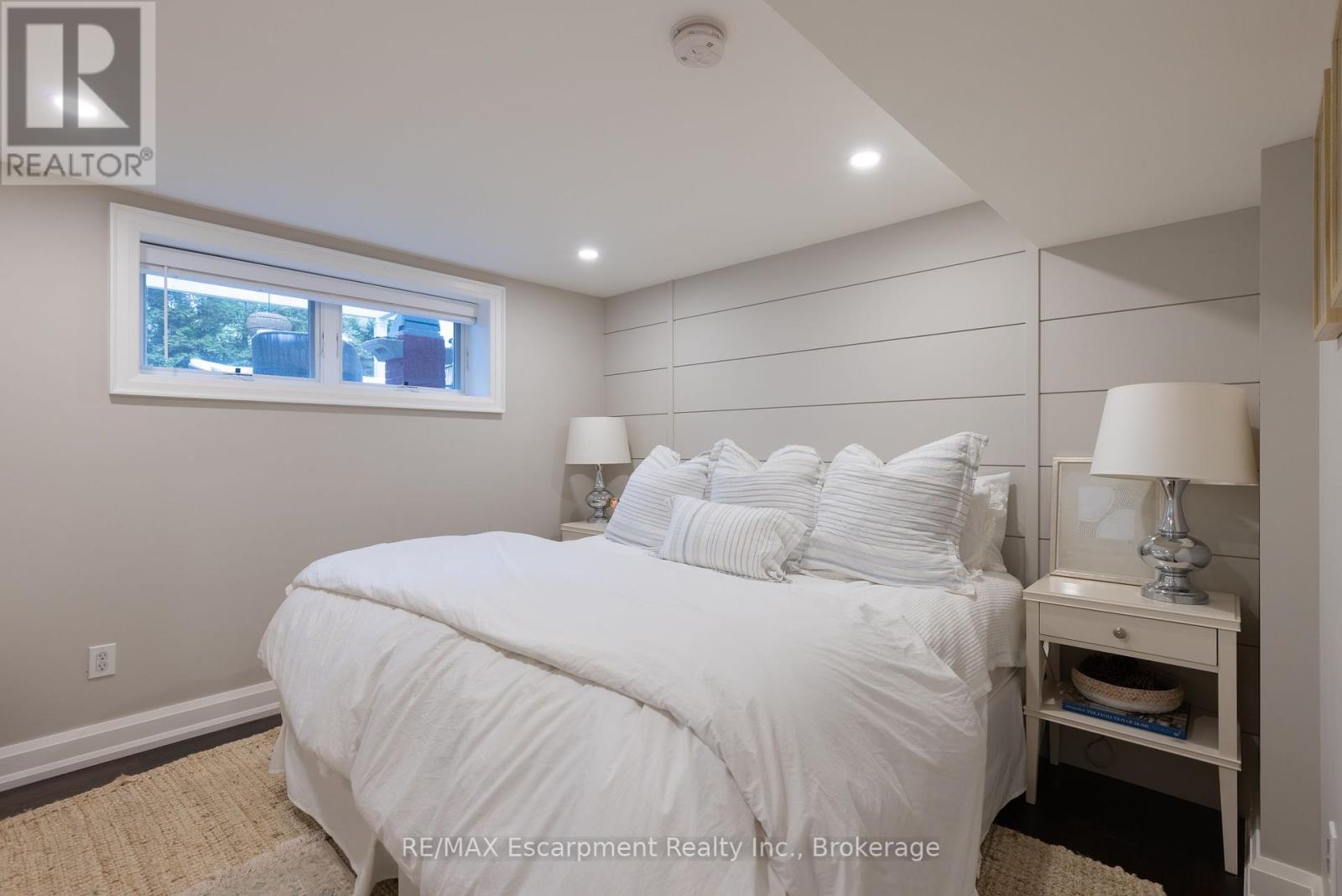Photo 31 of 161 Dianne Avenue, Oakville ON