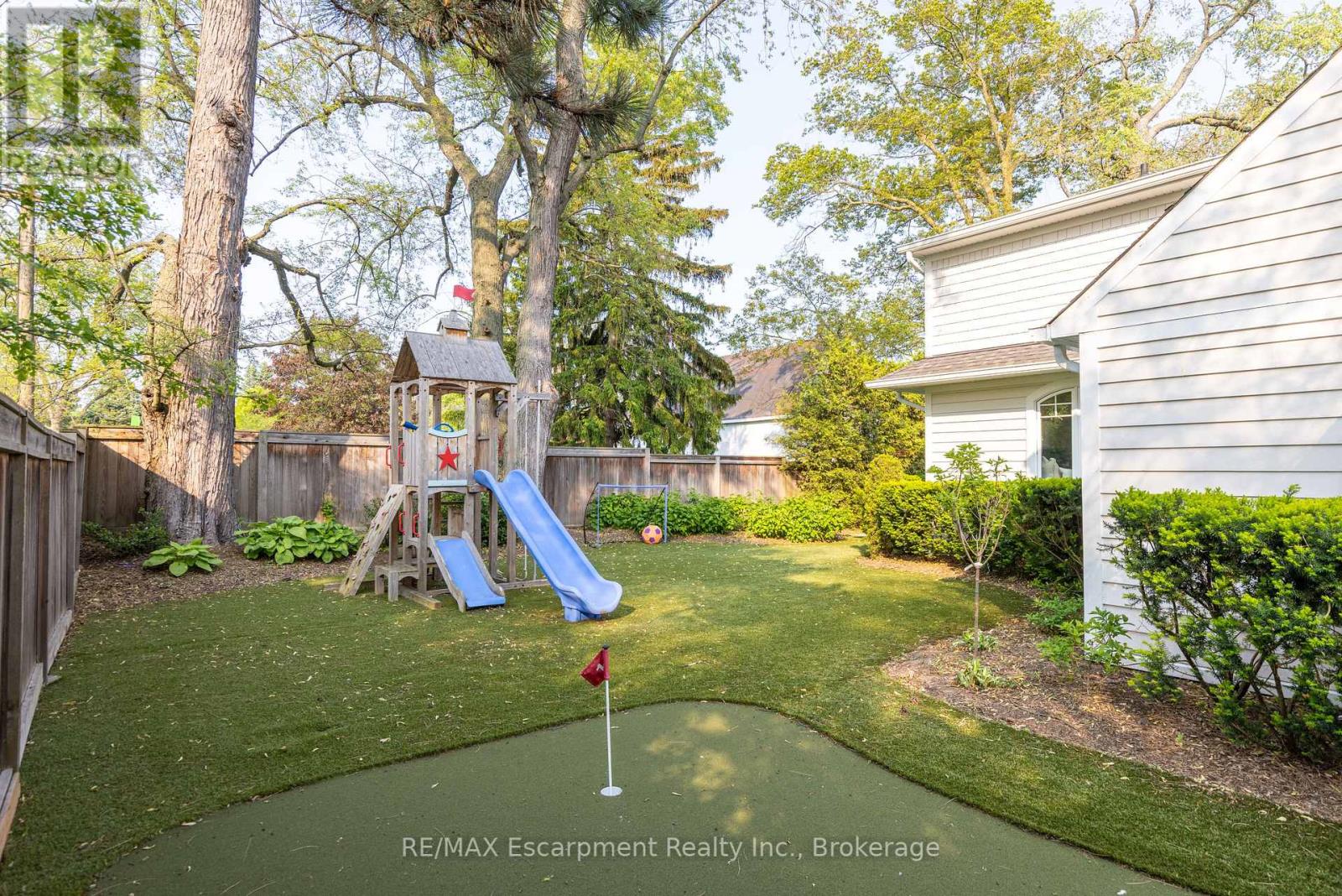 Photo 4 of 161 Dianne Avenue, Oakville ON