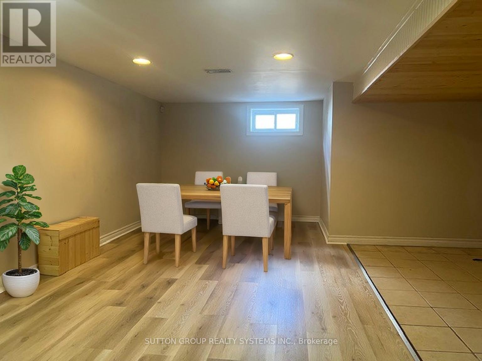 Photo 21 of 2232 Queensway Drive, Burlington ON