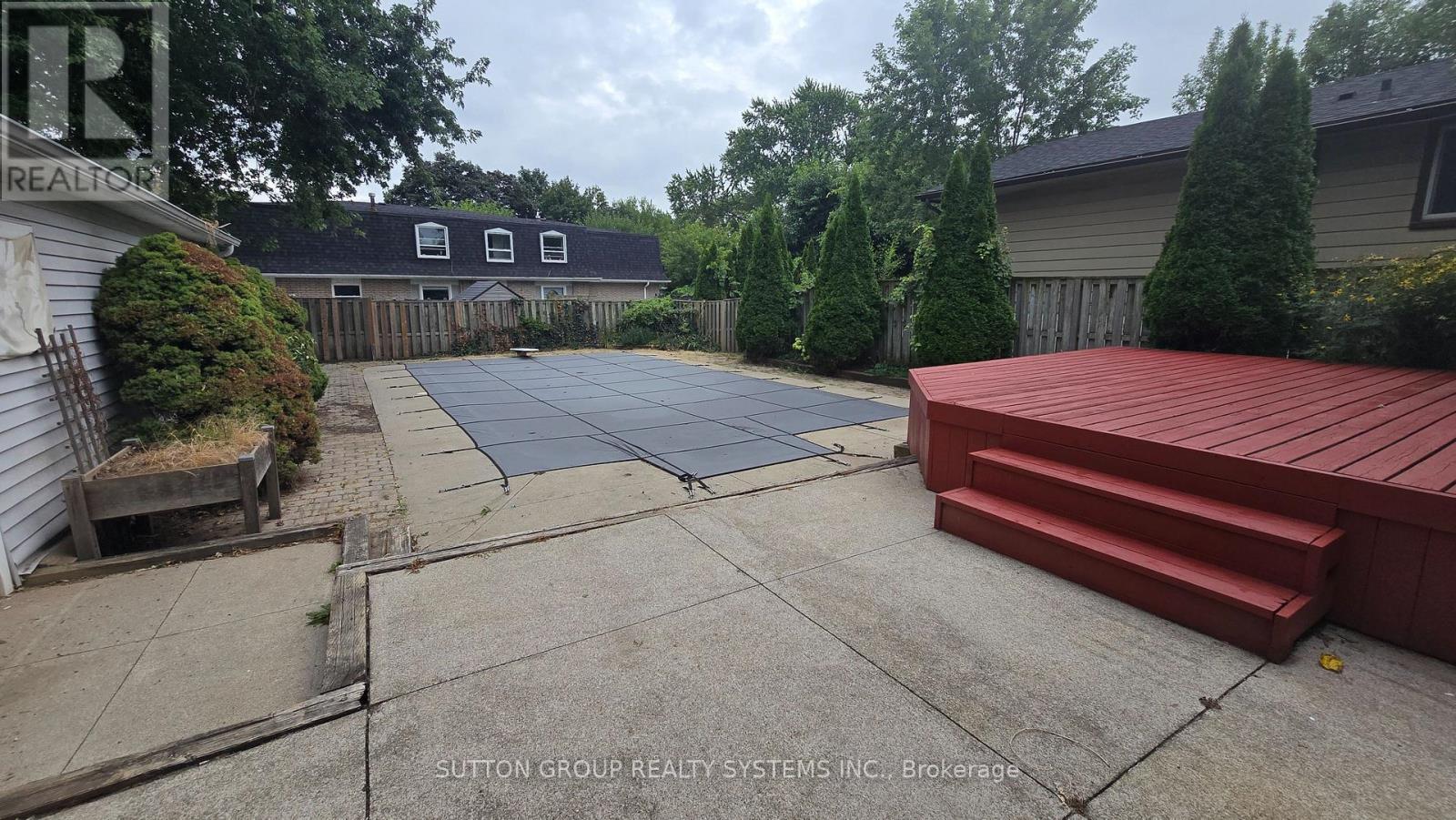 Photo 24 of 2232 Queensway Drive, Burlington ON
