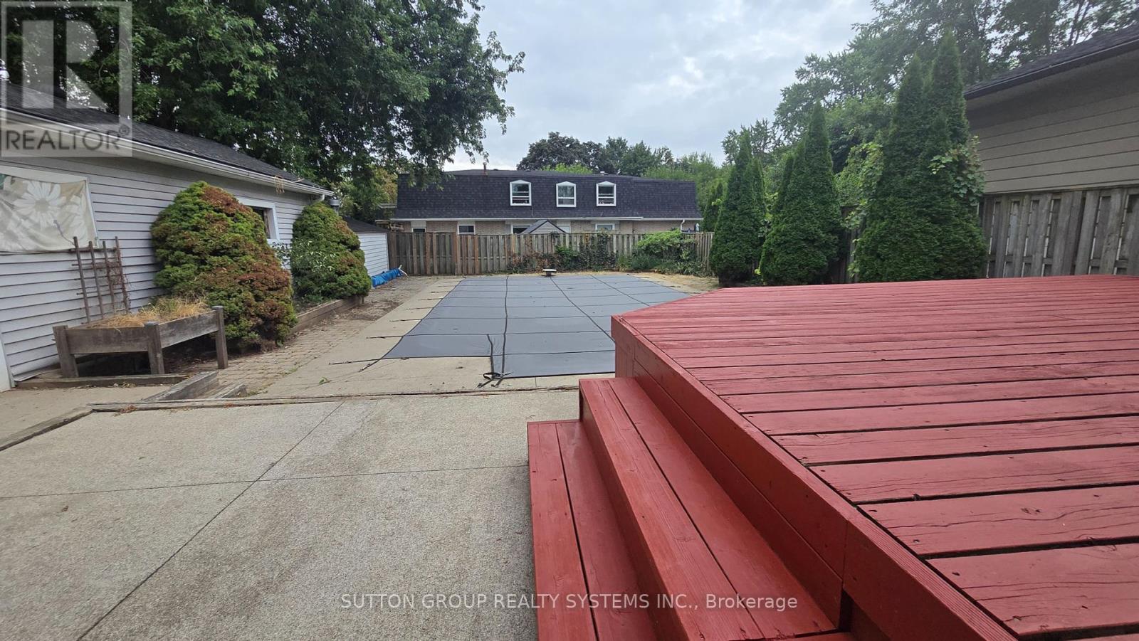 Photo 25 of 2232 Queensway Drive, Burlington ON