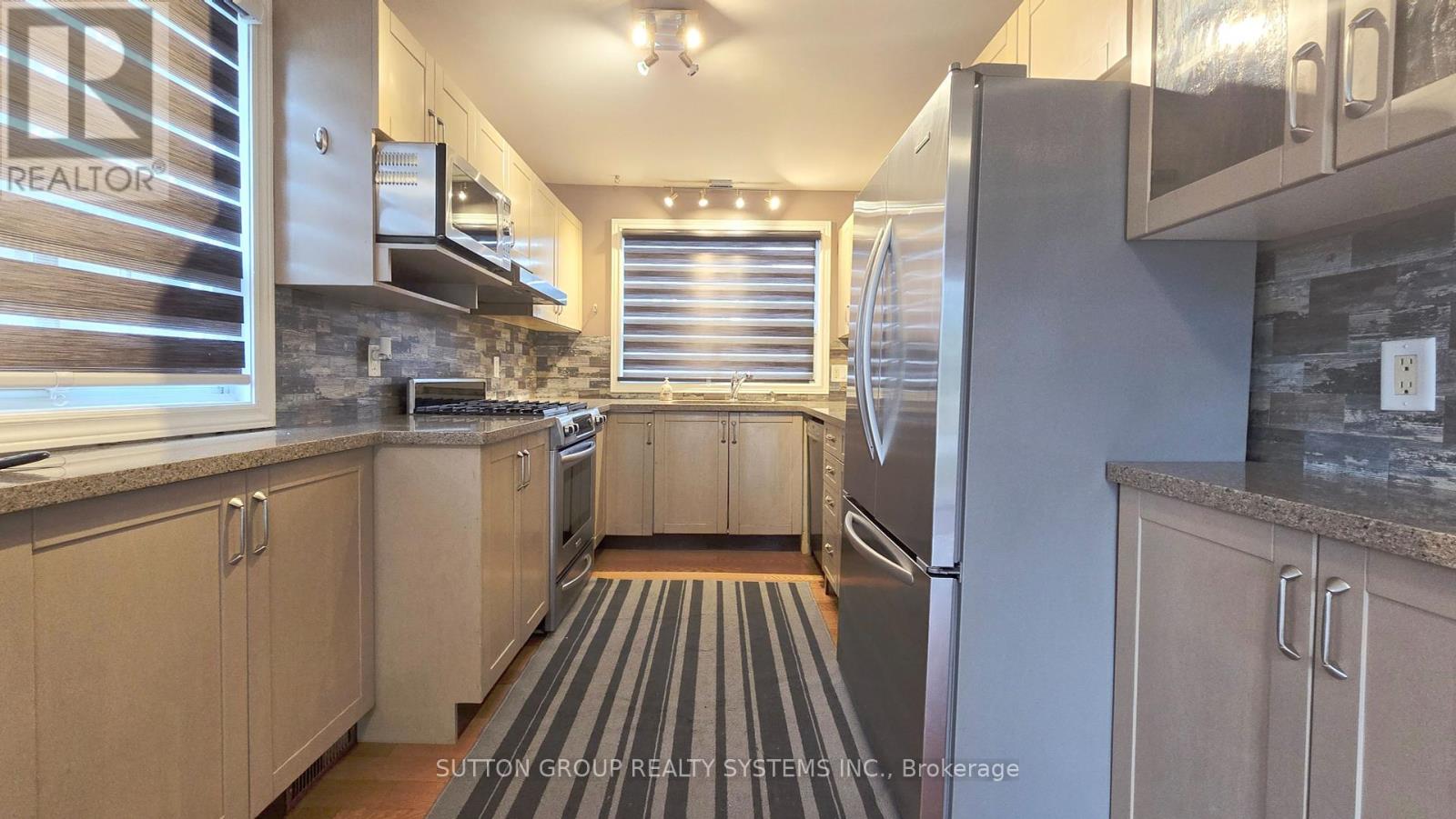 Photo 6 of 2232 Queensway Drive, Burlington ON