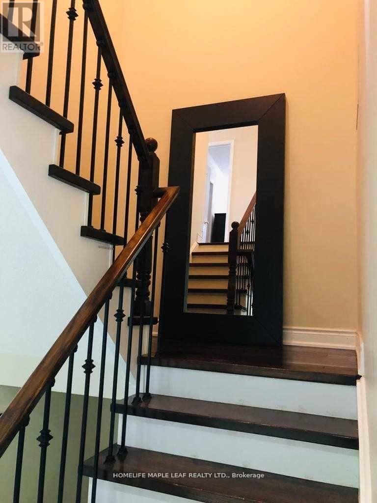 Photo 14 of 1758 Westbridge Way, Mississauga ON