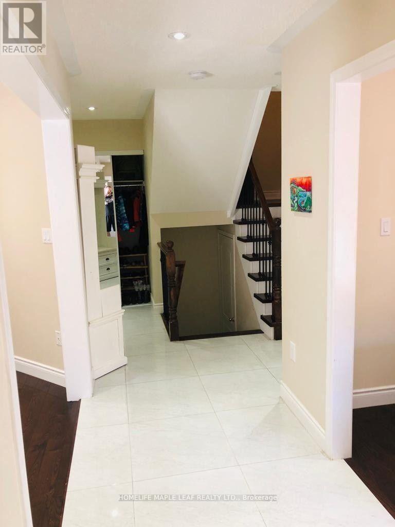 Photo 7 of 1758 Westbridge Way, Mississauga ON