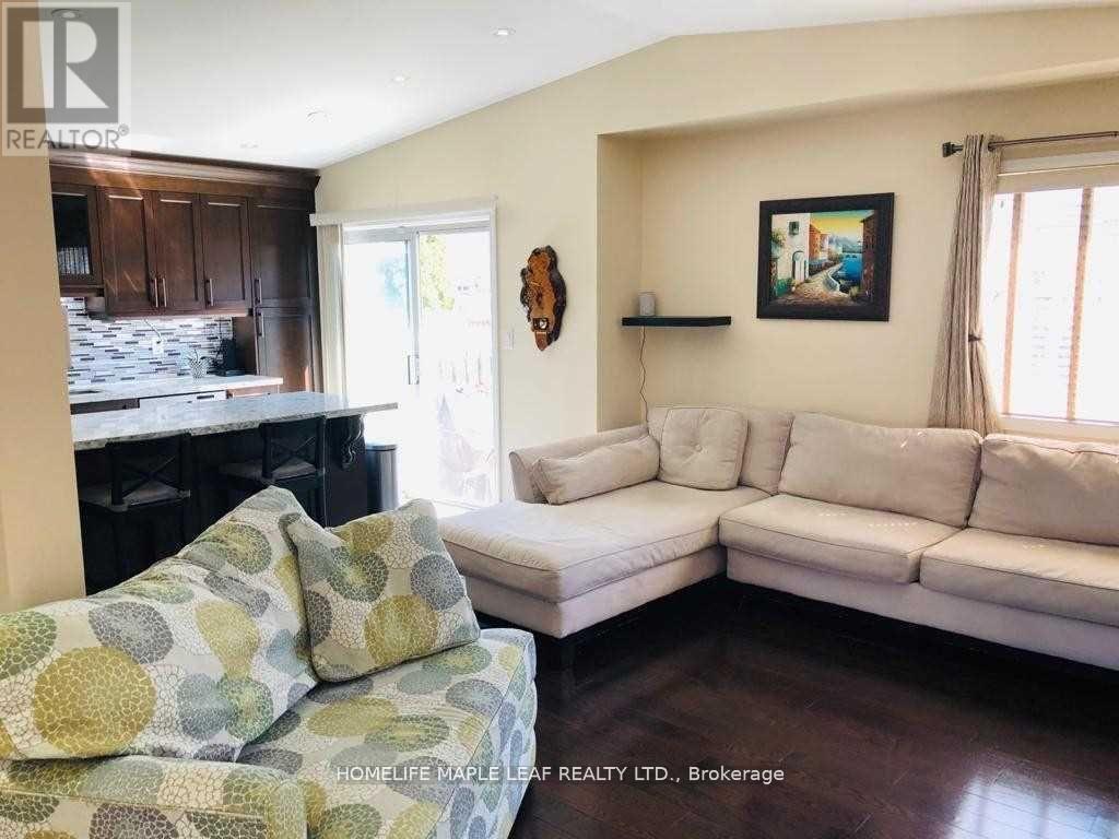 Photo 9 of 1758 Westbridge Way, Mississauga ON