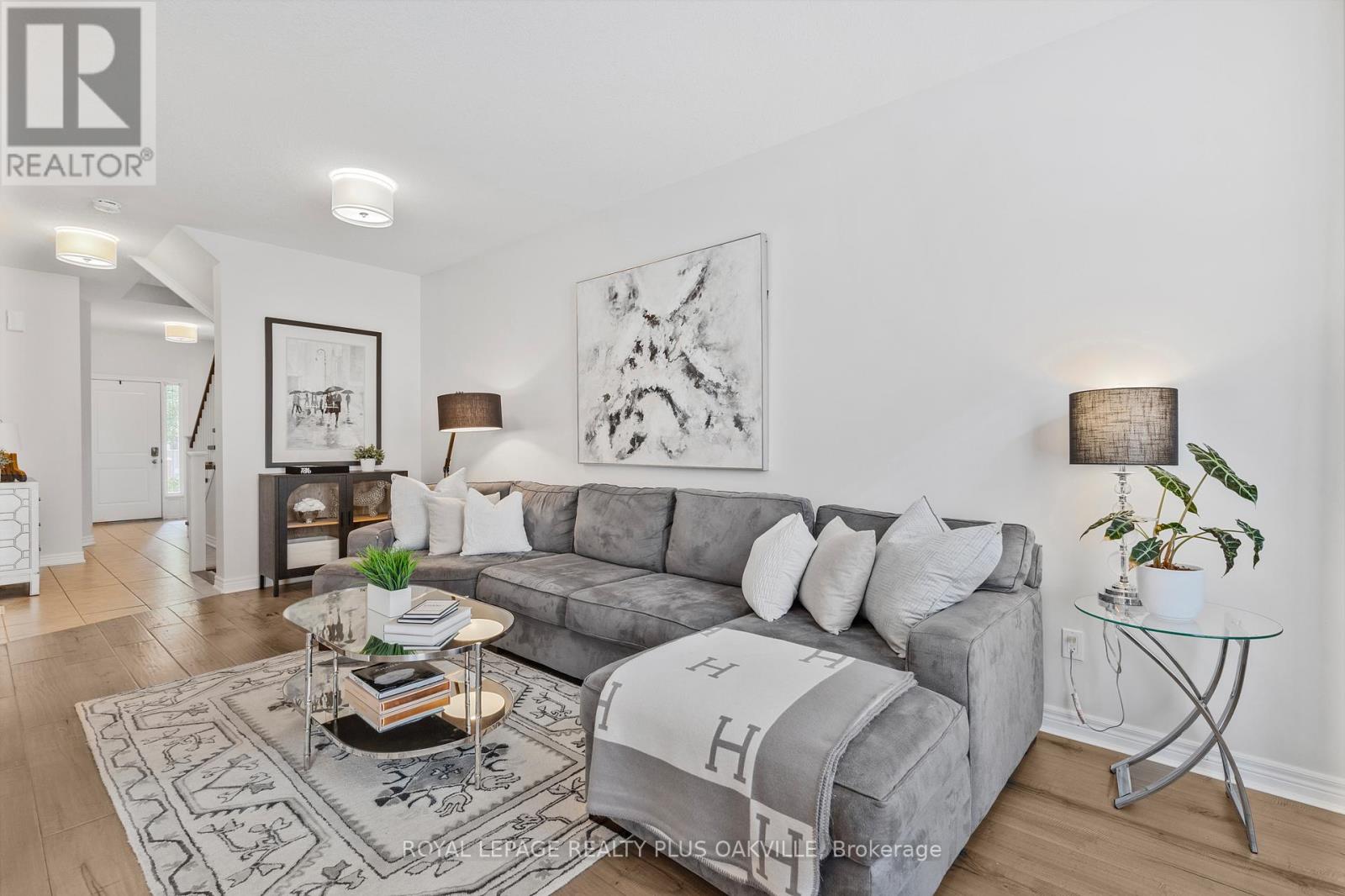 Photo 11 of 19 2997 Glover Lane, Burlington ON