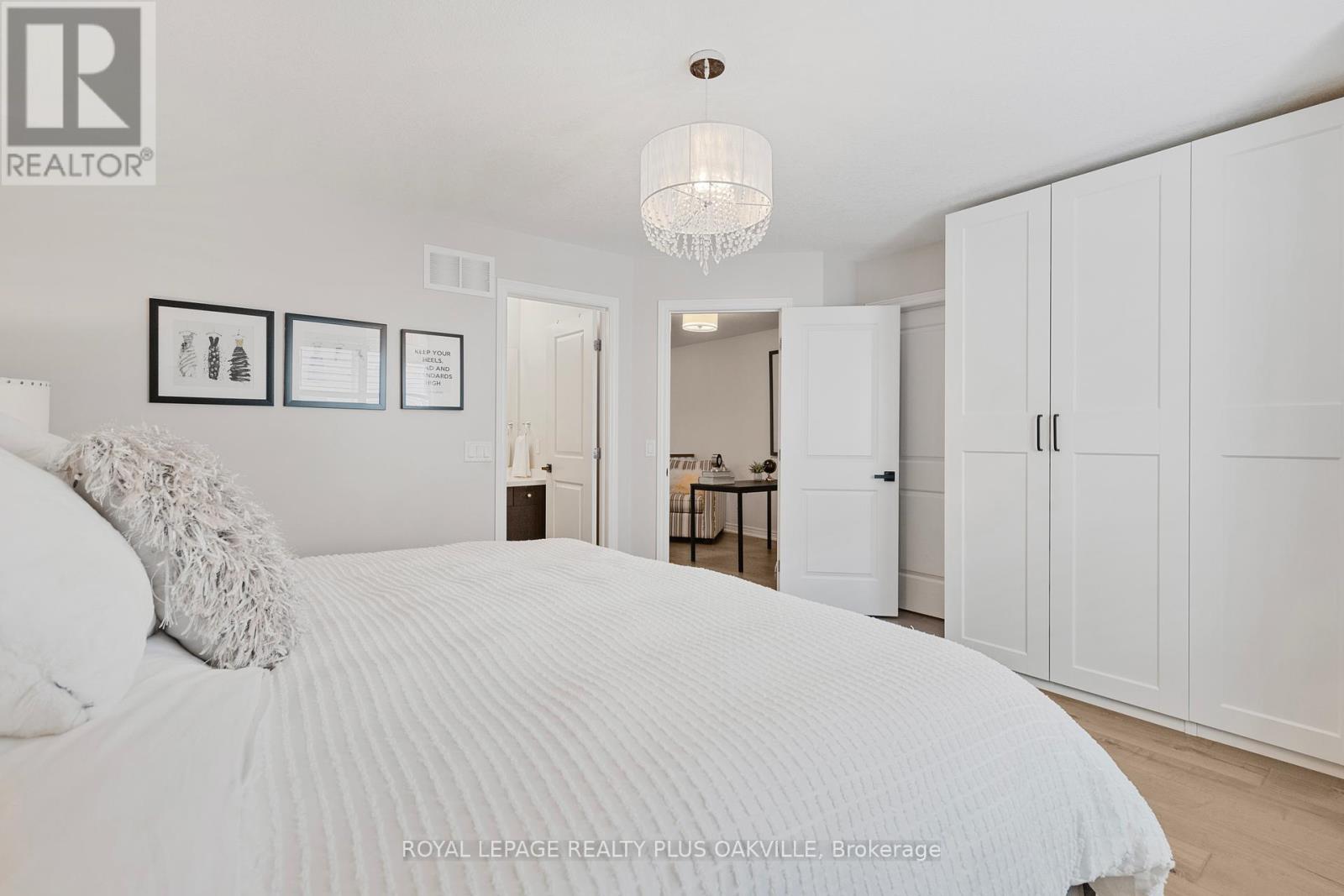 Photo 23 of 19 2997 Glover Lane, Burlington ON