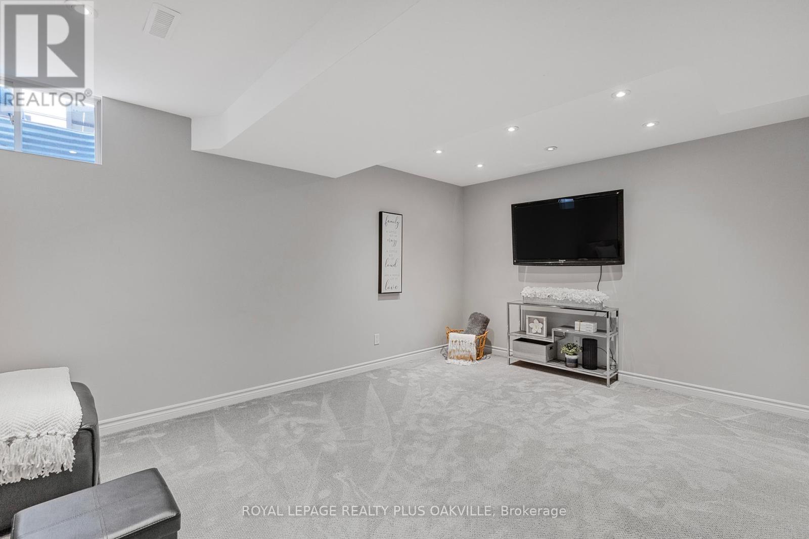 Photo 35 of 19 2997 Glover Lane, Burlington ON