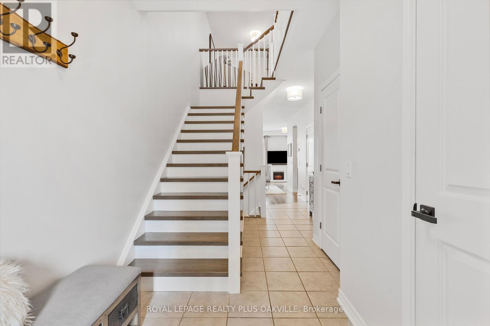 Photo 7 of 19 2997 Glover Lane, Burlington ON