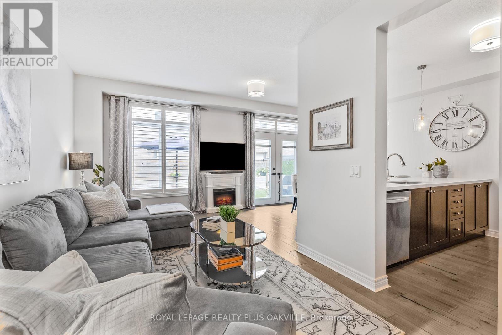 Photo 9 of 19 2997 Glover Lane, Burlington ON