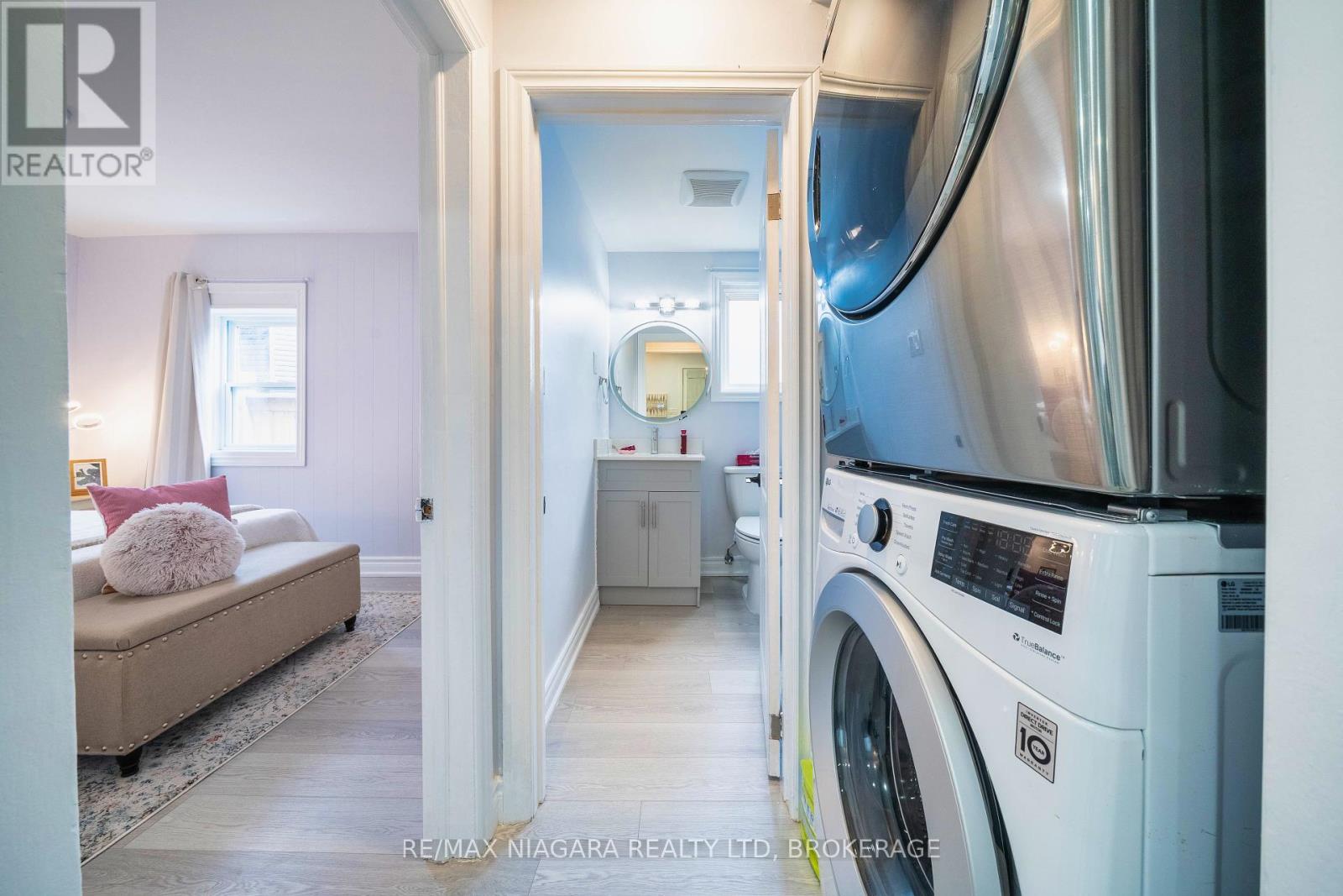 Photo 22 of 402 The Queensway South, Georgina ON