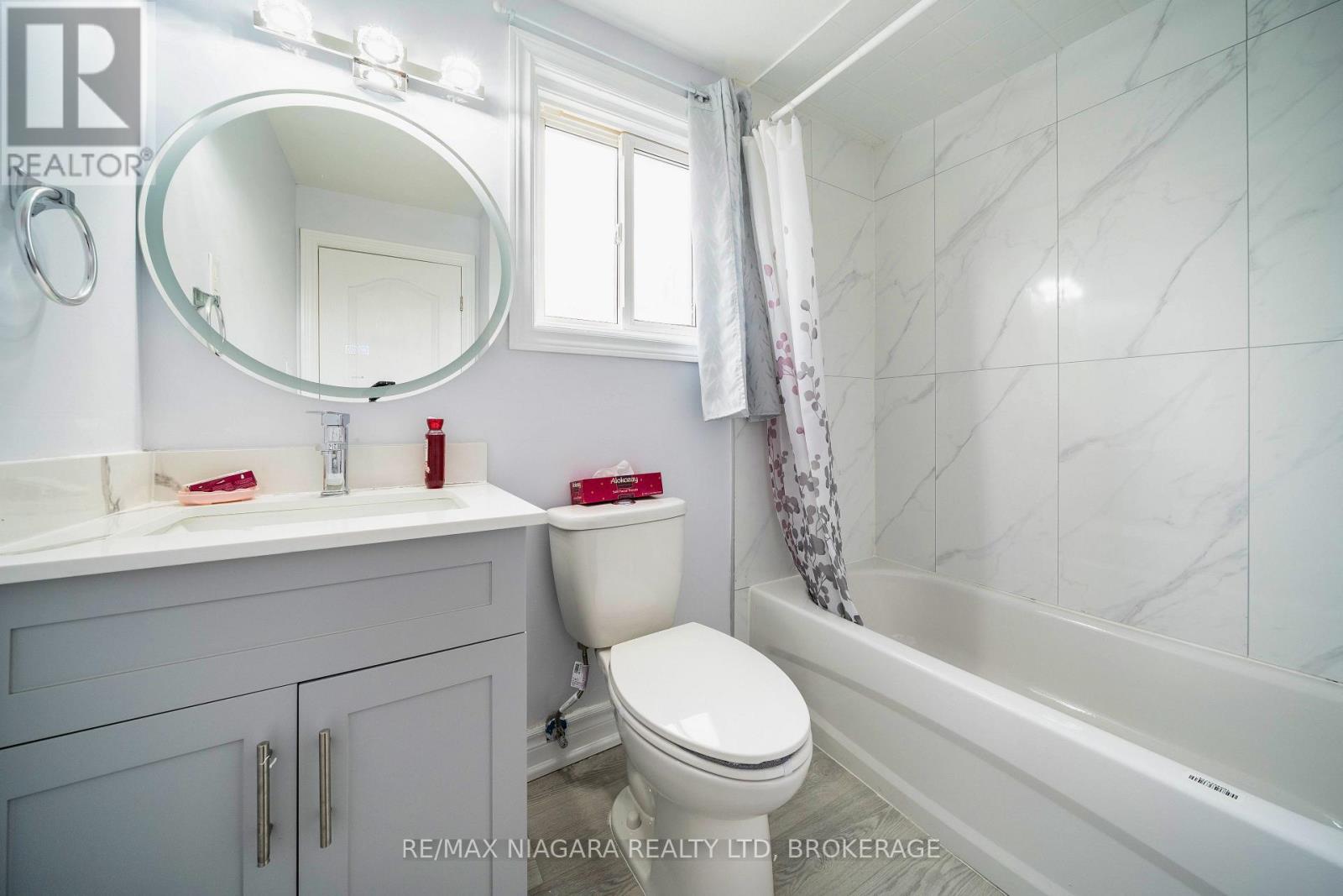 Photo 23 of 402 The Queensway South, Georgina ON
