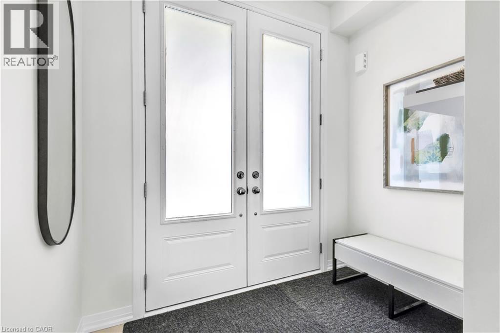Photo 13 of 35 Crossmore Crescent, Cambridge ON