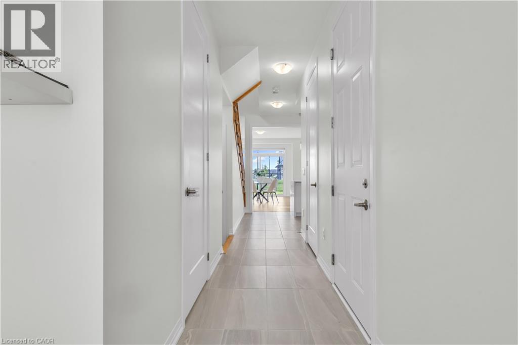 Photo 14 of 35 Crossmore Crescent, Cambridge ON