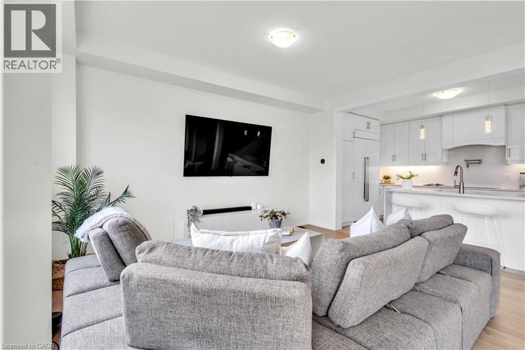 Photo 27 of 35 Crossmore Crescent, Cambridge ON