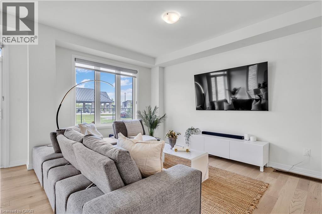 Photo 28 of 35 Crossmore Crescent, Cambridge ON