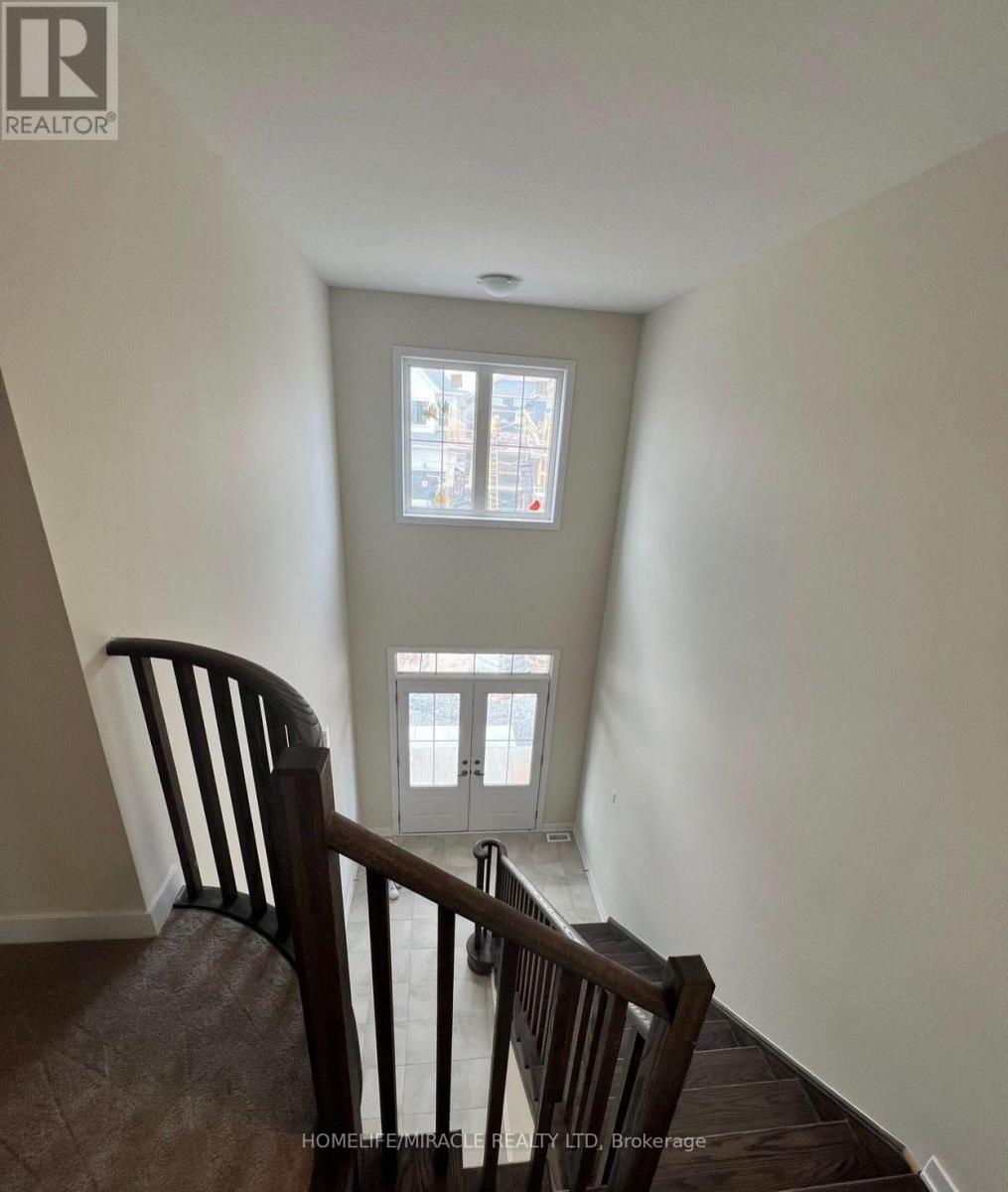 Photo 5 of 85 Stern Drive, Welland ON