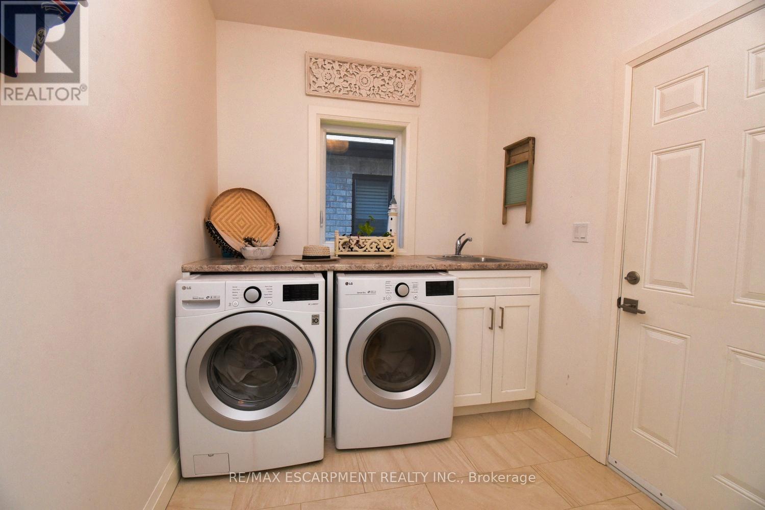 Photo 32 of 80 Backus Drive, Norfolk ON