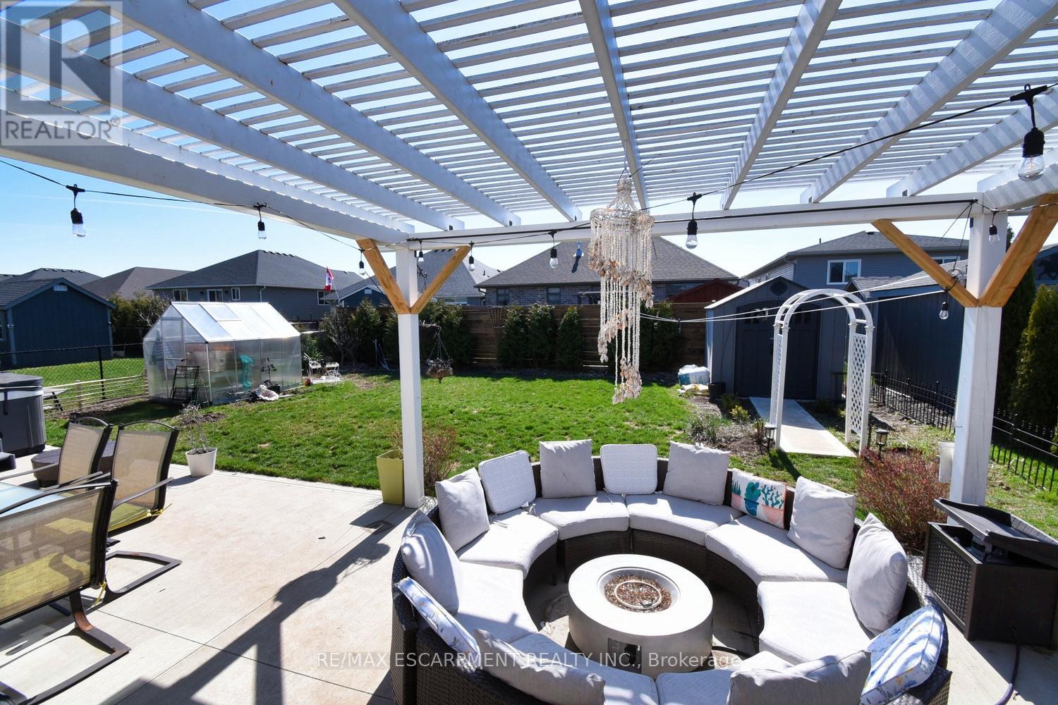 Photo 4 of 80 Backus Drive, Norfolk ON