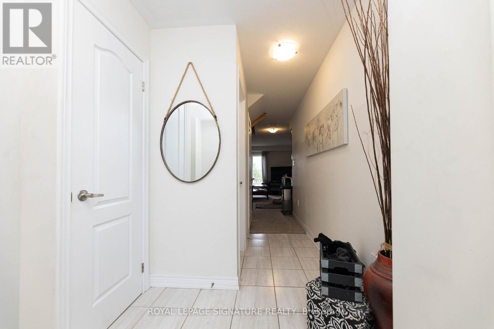 Photo 7 of 11 740 Linden Drive, Cambridge ON