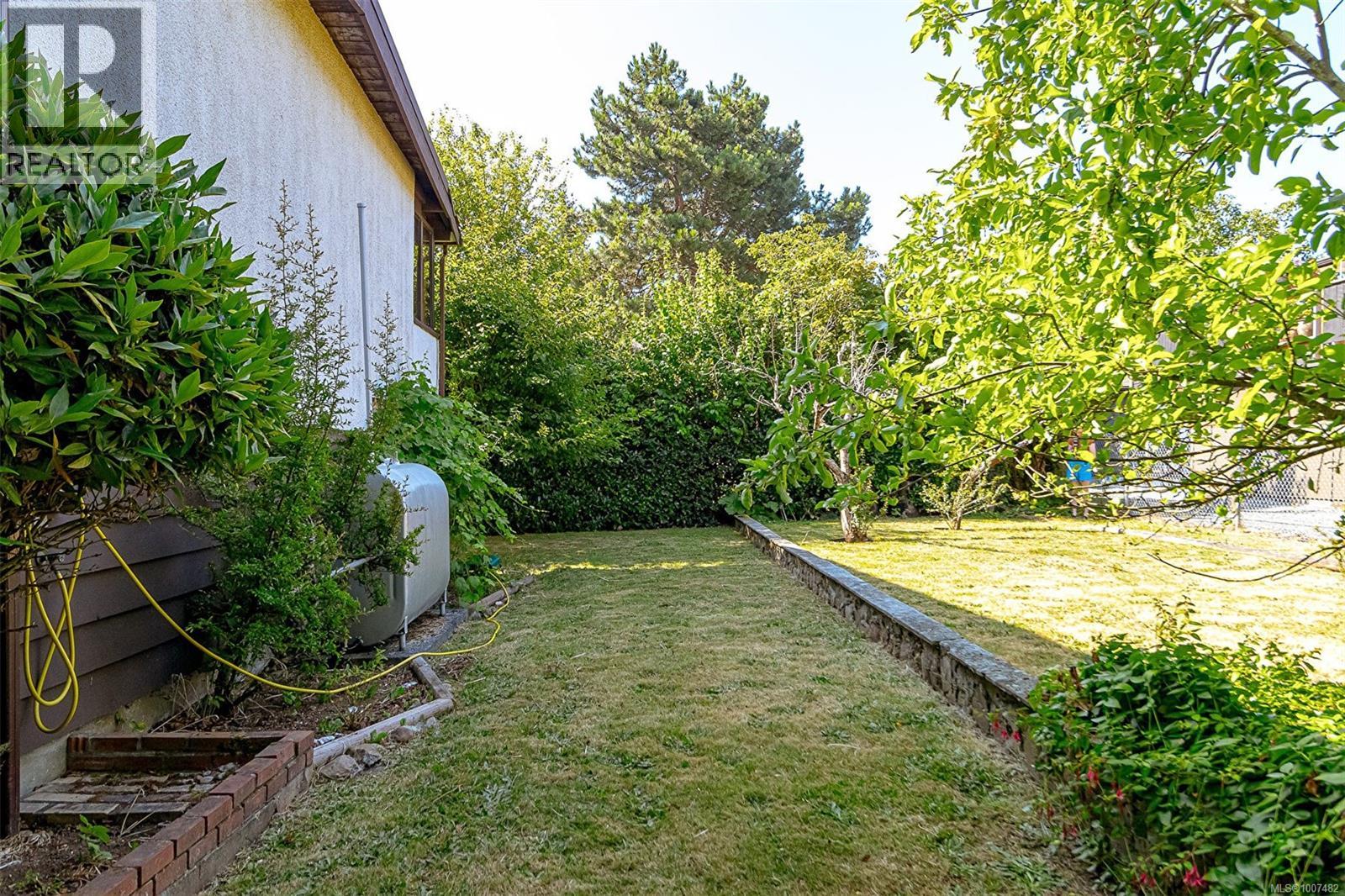 Photo 42 of 301 Putter Pl, Nanaimo BC