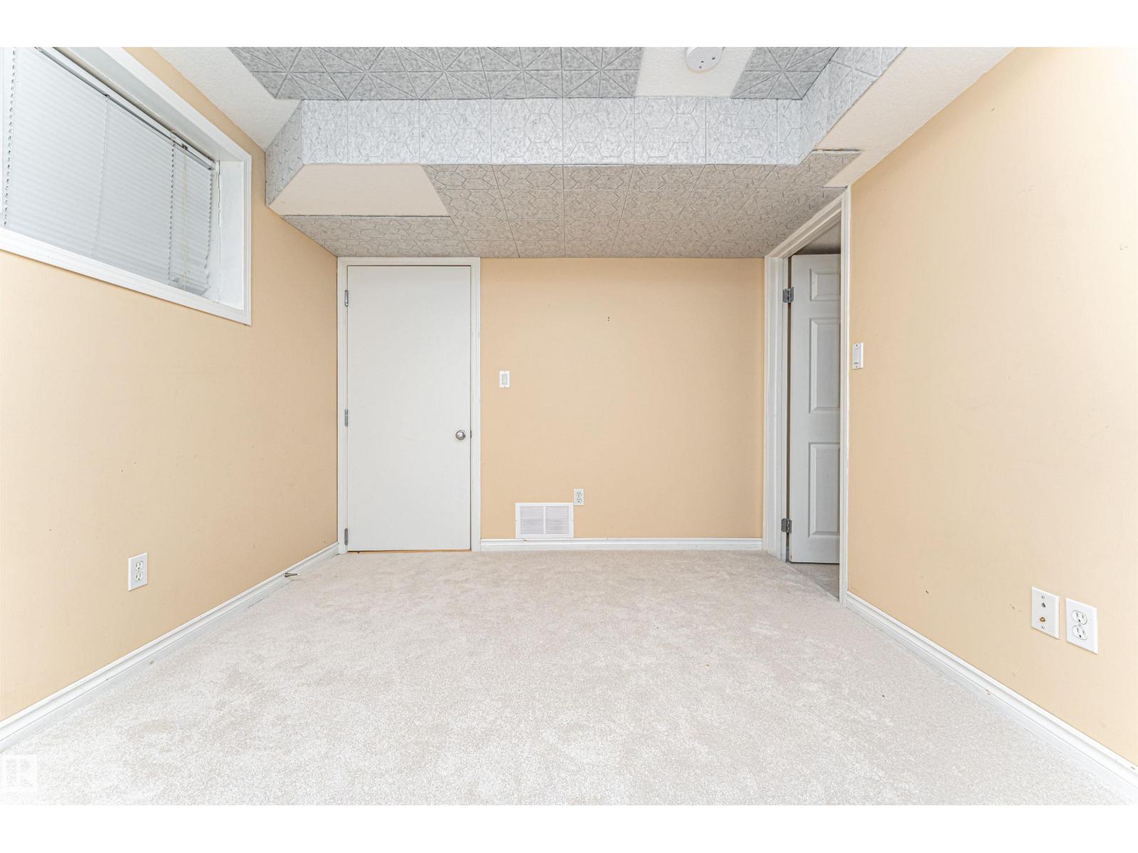 Photo 17 of 10929 74 Av Nw, Edmonton AB