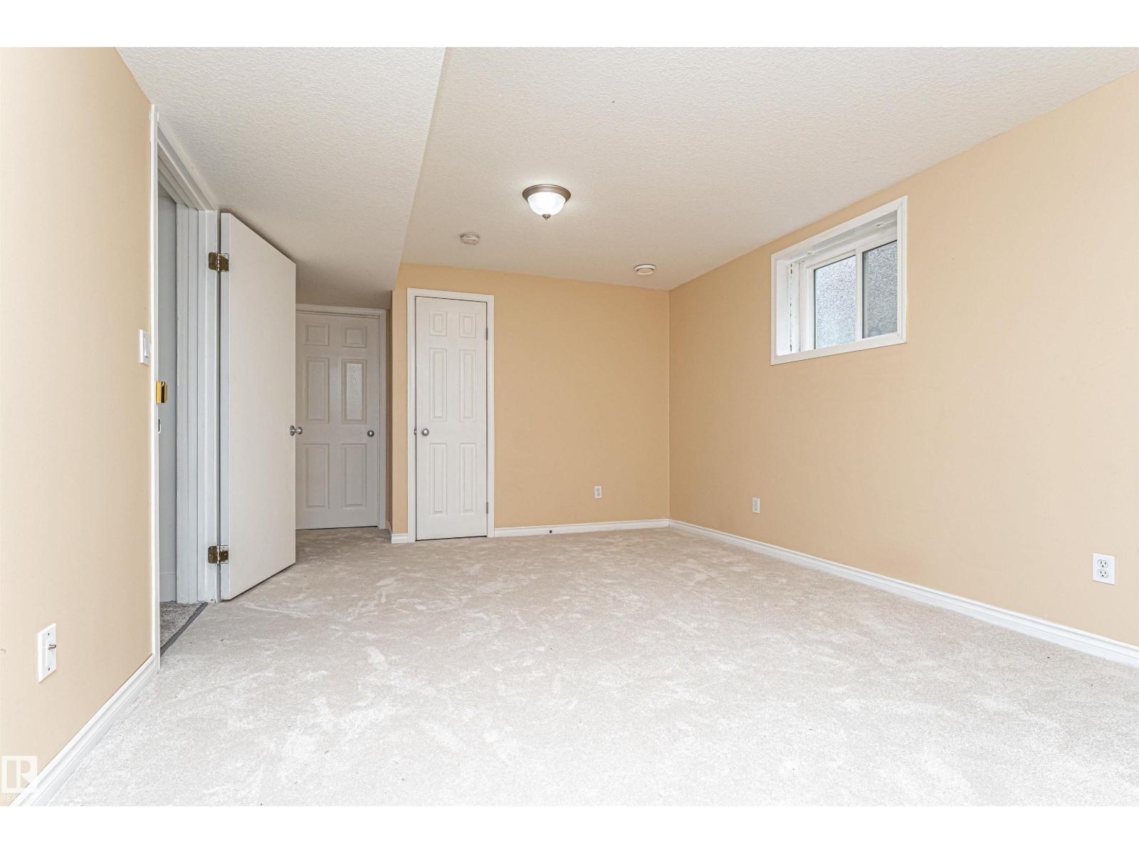 Photo 18 of 10929 74 Av Nw, Edmonton AB