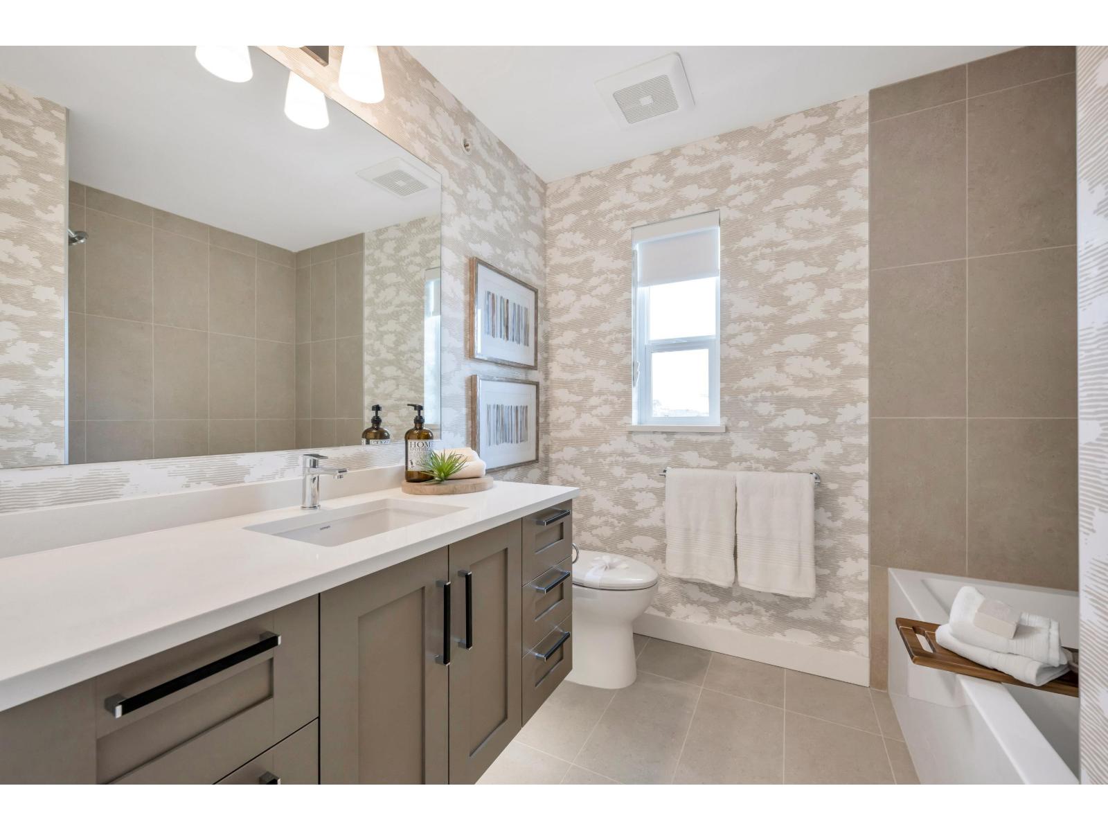 Photo 12 of 38 8433 203 A Street, Langley BC
