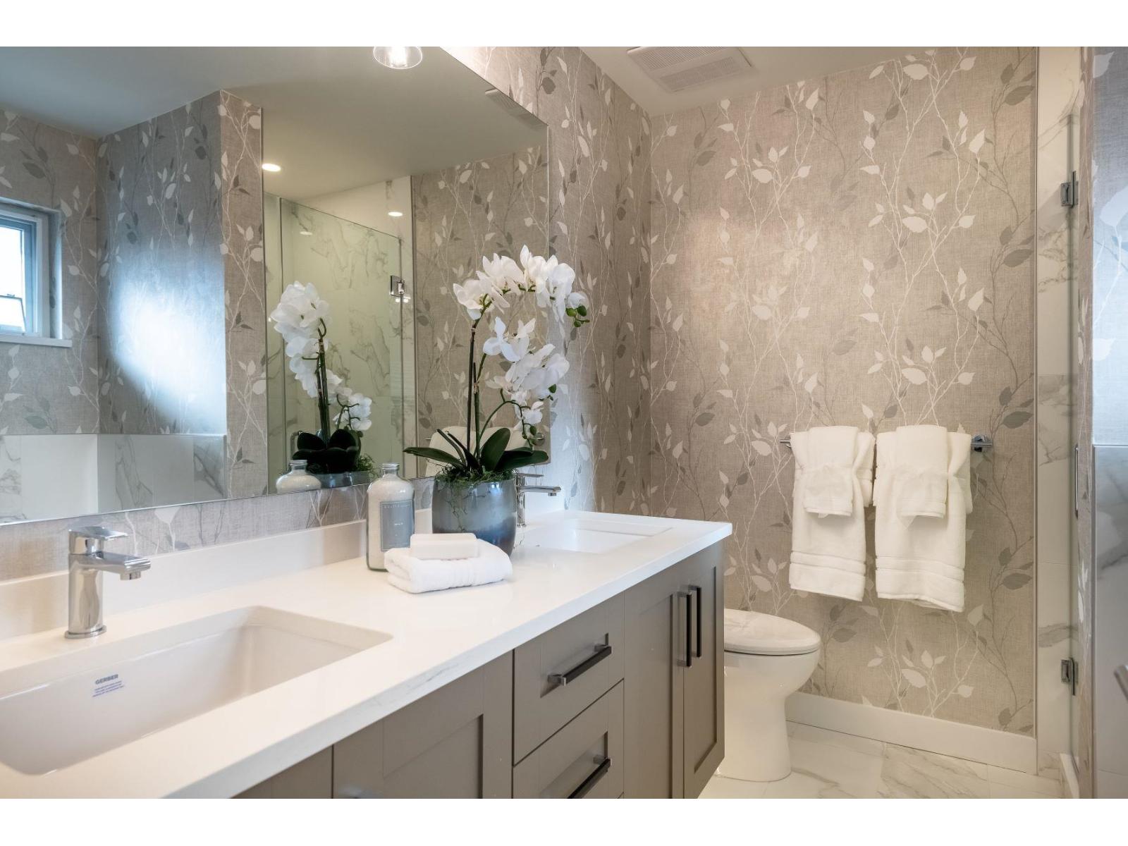 Photo 11 of 33 8433 203 A Street, Langley BC