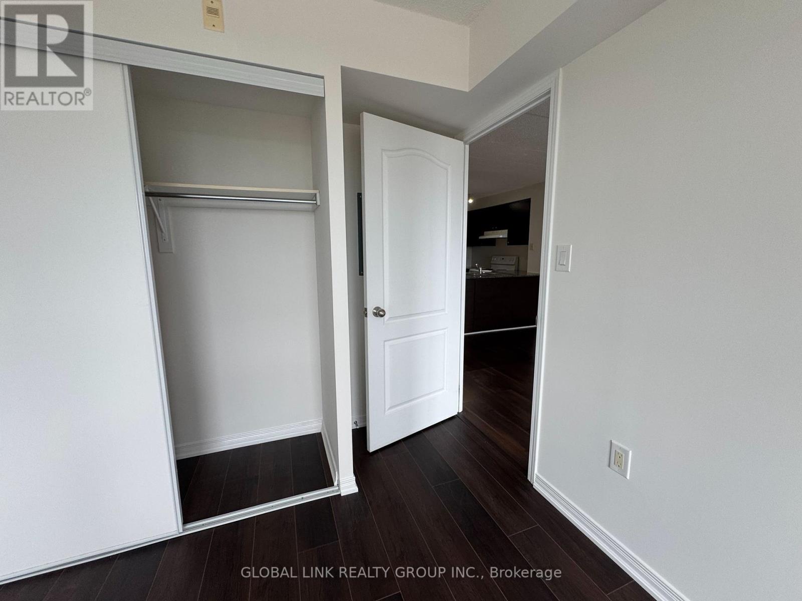 Photo 8 of 605 4600 Steeles Avenue E, Markham ON