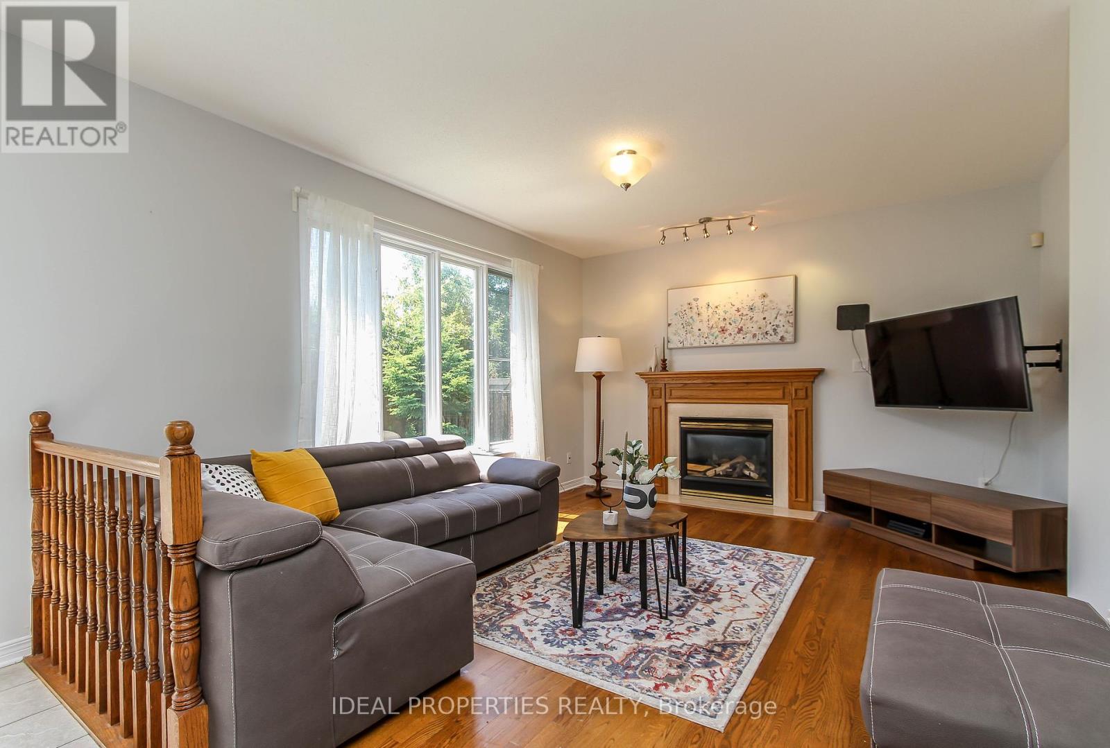Photo 7 of 27 Fanterra Way, Ottawa ON