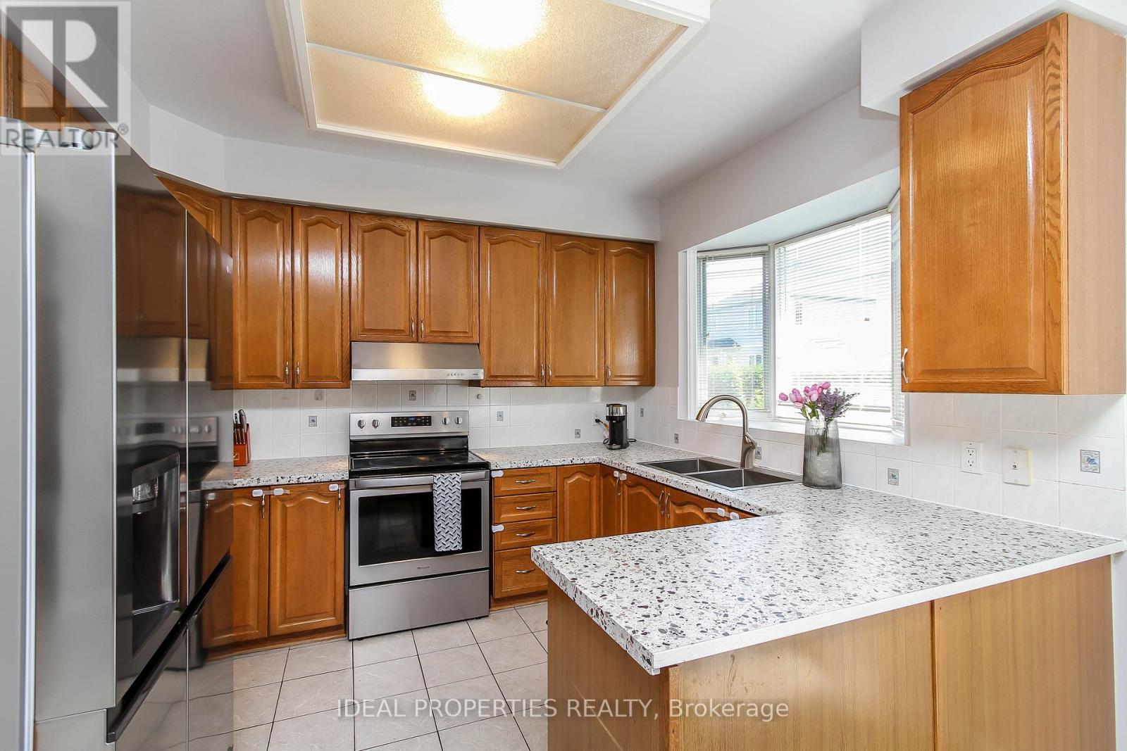 Photo 41 of 27 Fanterra Way, Ottawa ON