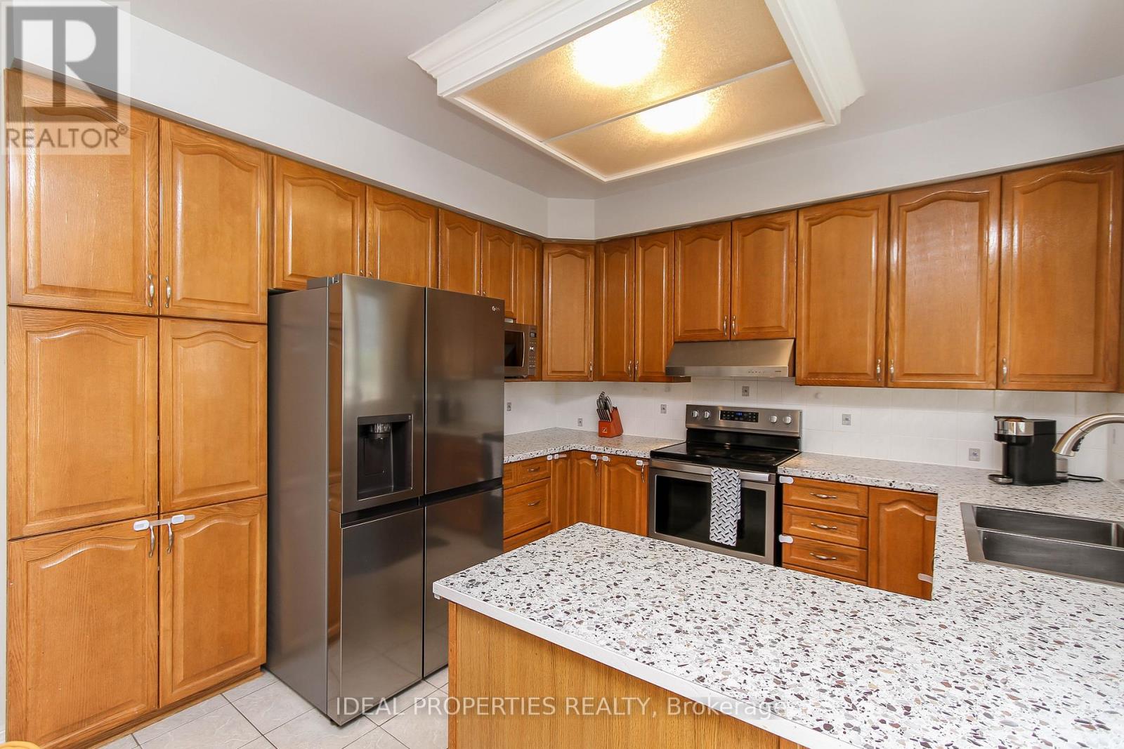 Photo 6 of 27 Fanterra Way, Ottawa ON