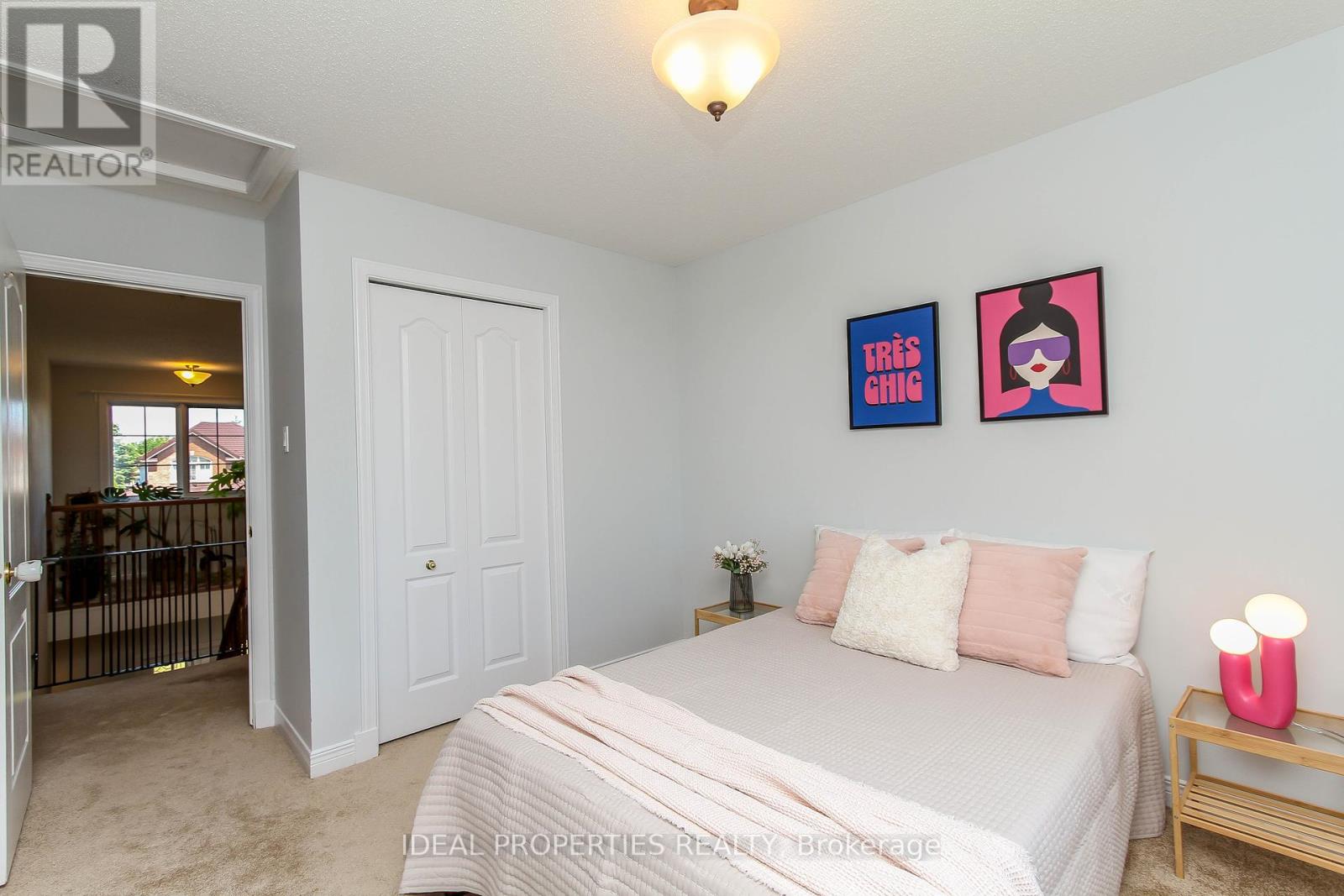 Photo 2 of 27 Fanterra Way, Ottawa ON