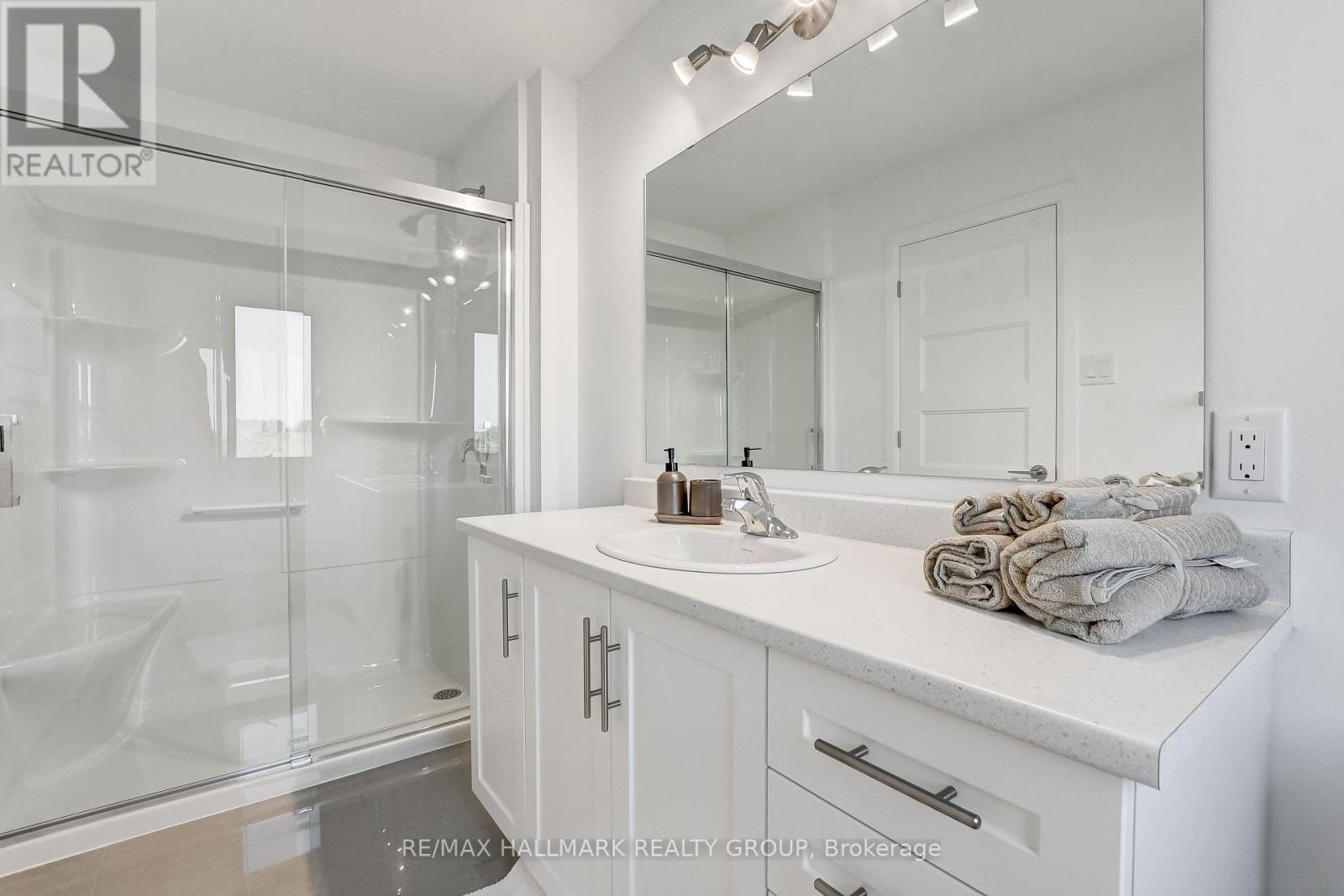 Photo 24 of 474 Sterling Avenue, Clarencerockland ON