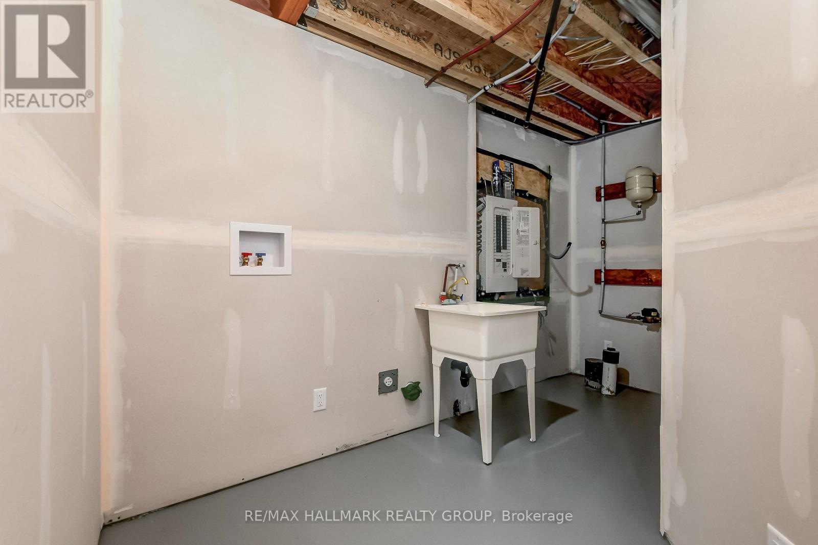 Photo 35 of 474 Sterling Avenue, Clarencerockland ON