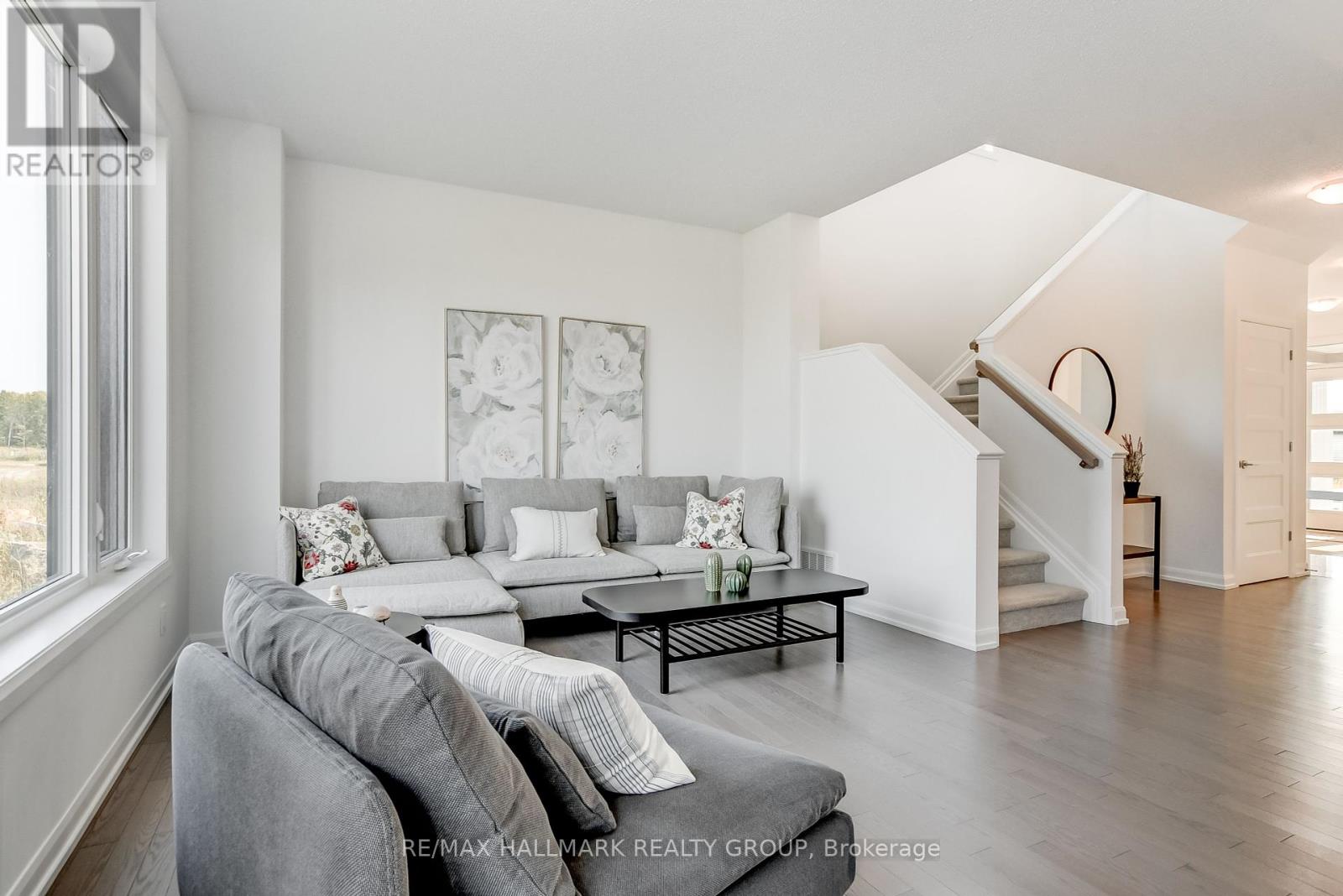 Photo 6 of 474 Sterling Avenue, Clarencerockland ON