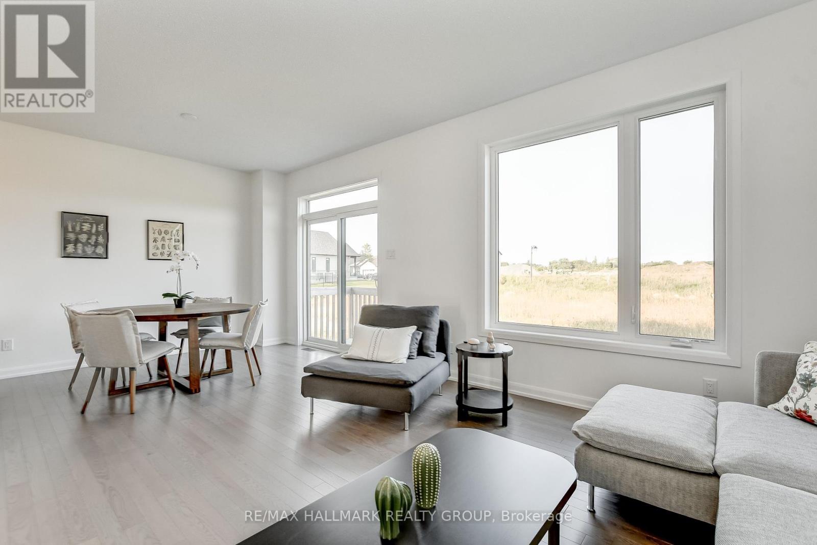 Photo 8 of 474 Sterling Avenue, Clarencerockland ON