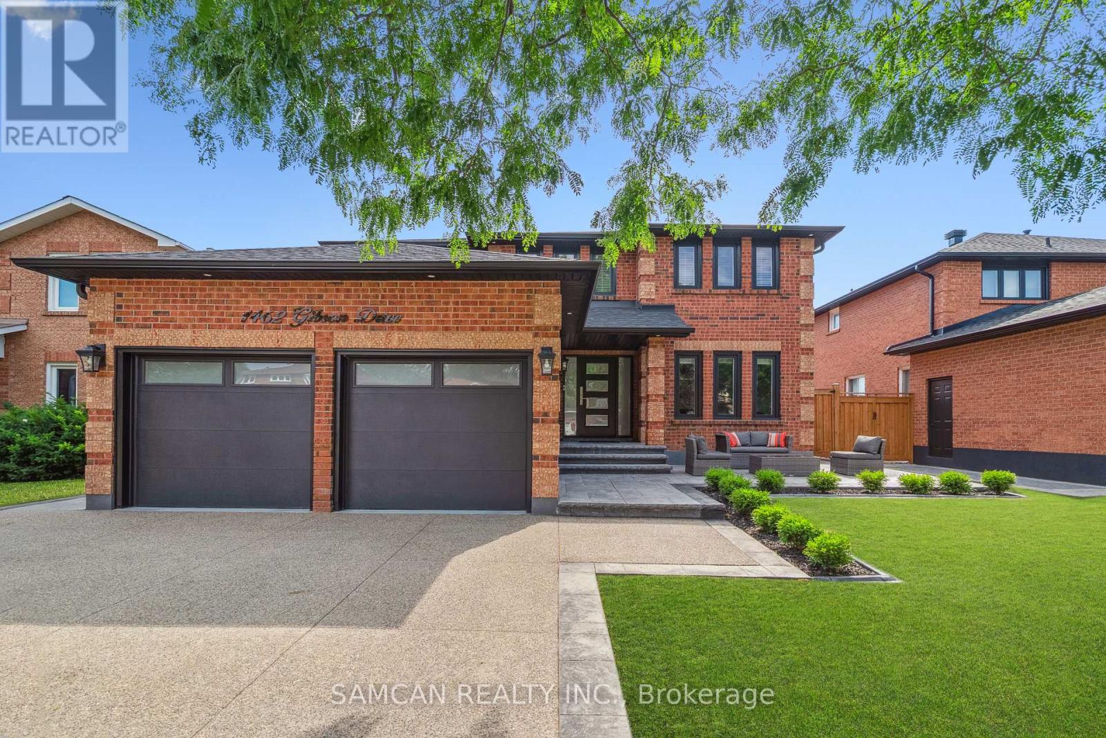 Photo 2 of 1462 Gibson Drive, Oakville ON