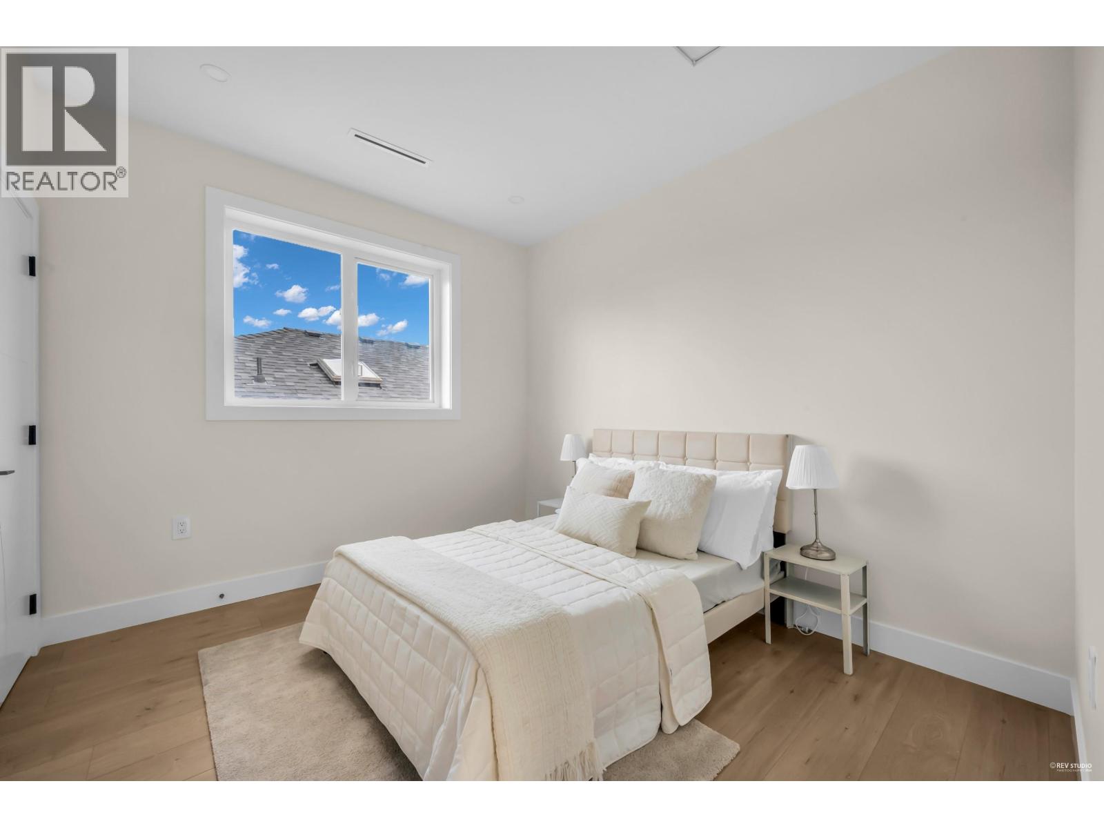 Photo 12 of 2 2512 E 22 Avenue, Vancouver BC