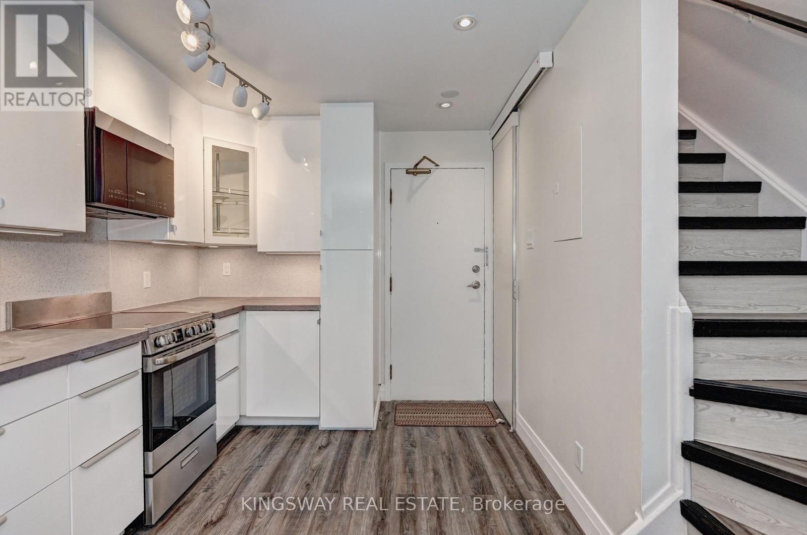 Photo 18 of 37 67 Valleyview Road, Kitchener ON