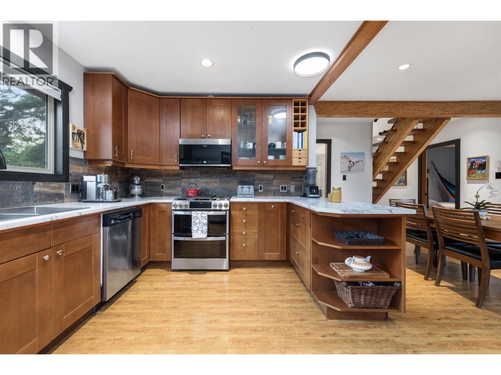Photo 3 of 41540 Cottonwood Road, Squamish BC