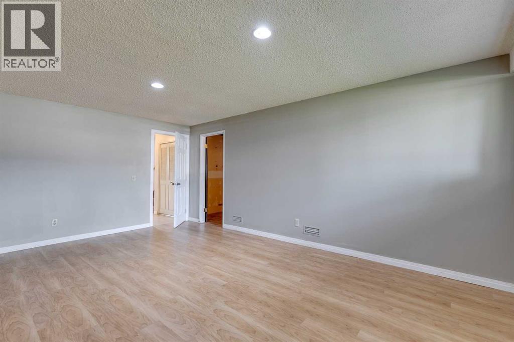 Single Family House Bi-level for Sale in   Avenue NE Huntington Hills Calgary 