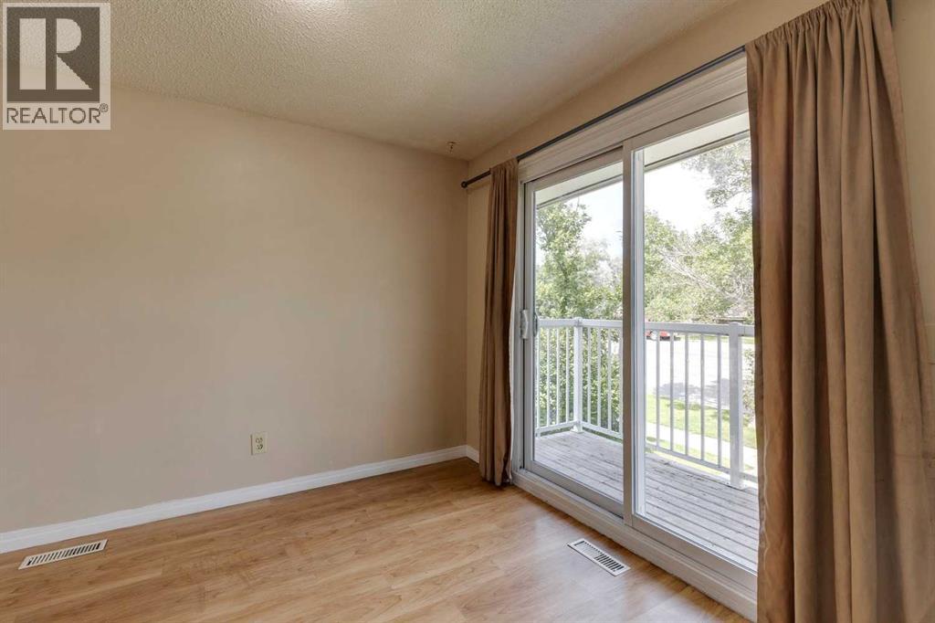 Single Family House Bi-level for Sale in   Avenue NE Huntington Hills Calgary 