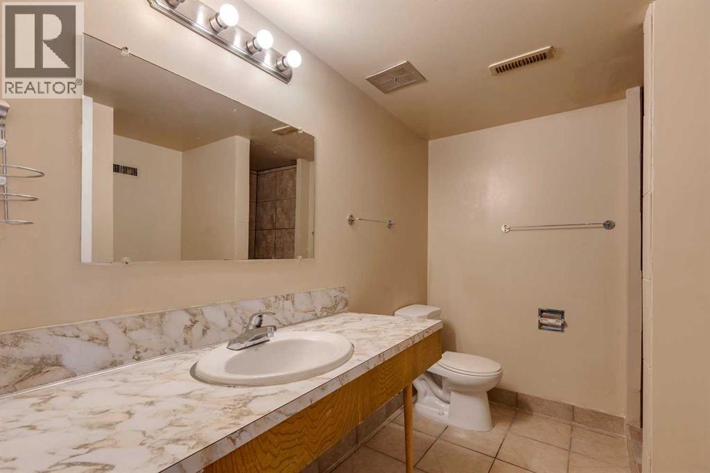 Single Family House Bi-level for Sale in   Avenue NE Huntington Hills Calgary 
