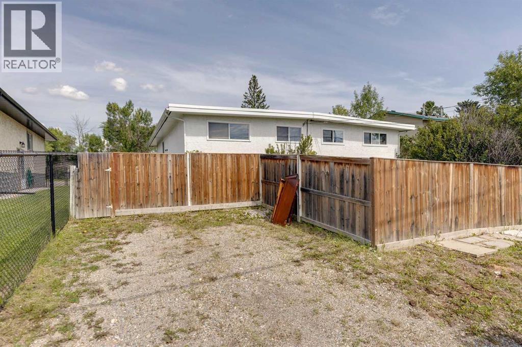Single Family House Bi-level for Sale in   Avenue NE Huntington Hills Calgary 