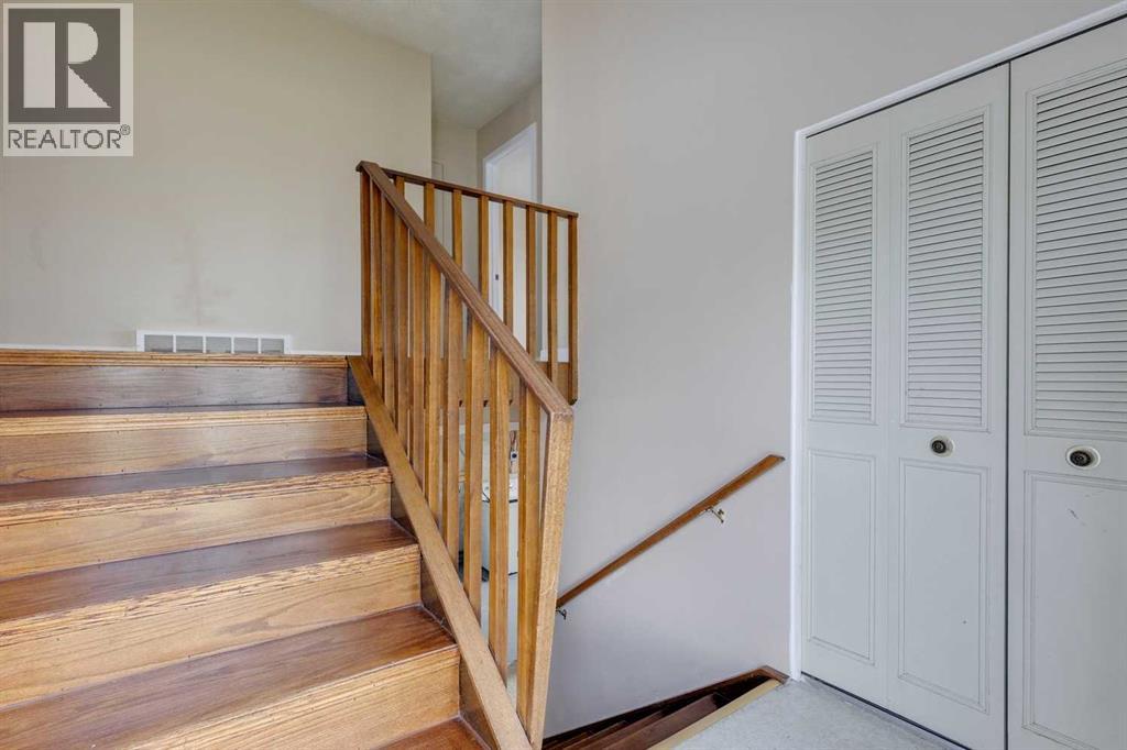 Single Family House Bi-level for Sale in   Avenue NE Huntington Hills Calgary 