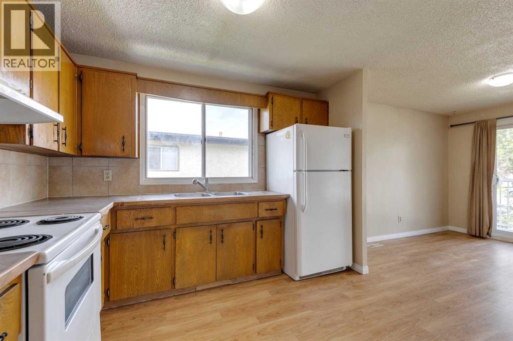 Single Family House Bi-level for Sale in   Avenue NE Huntington Hills Calgary 